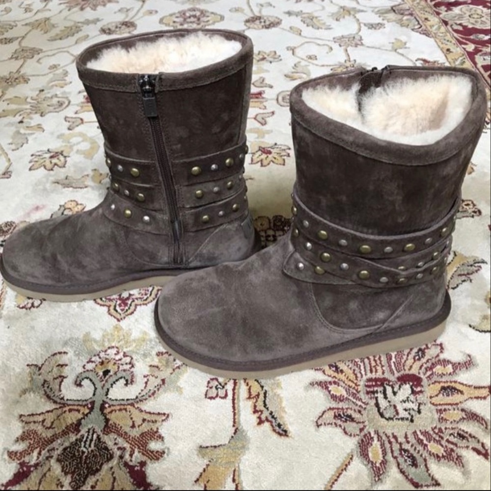 Ugg Clovis Boot - image 5